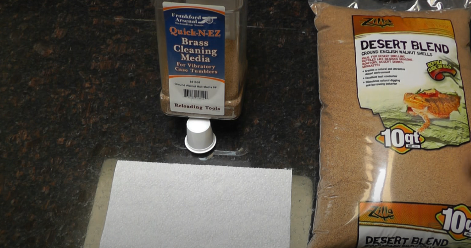 Top 5 Best Bedding Substrates for Iguanas [May 2023 Review] ReptileProfy